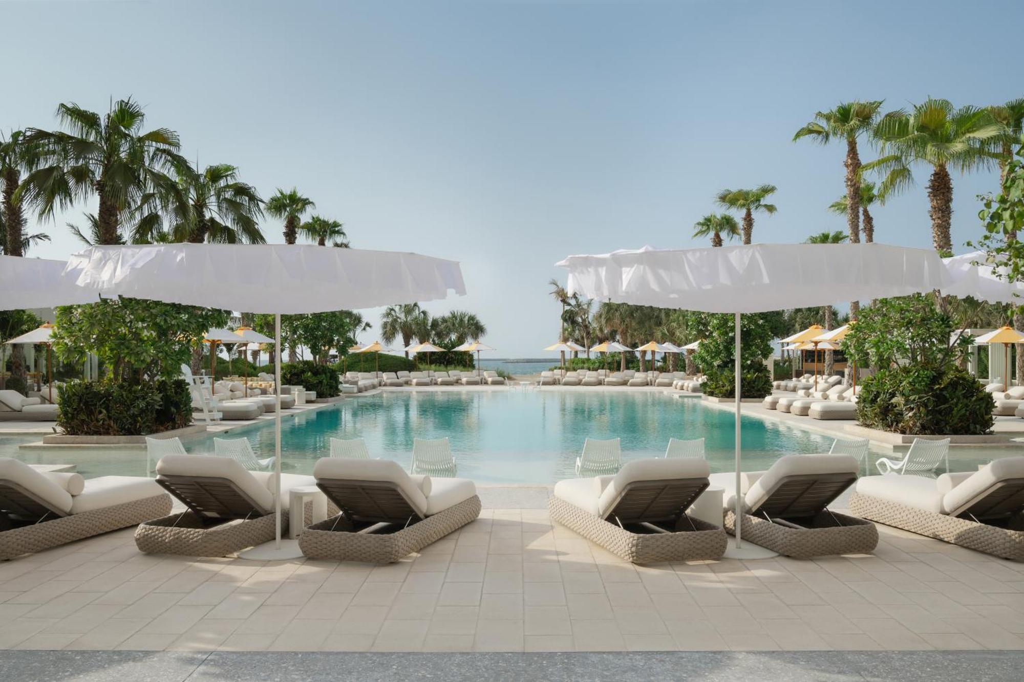 Delano Dubai At Bluewaters Hotel Ngoại thất bức ảnh The Beach Club at The St. Regis Bal Harbour Resort