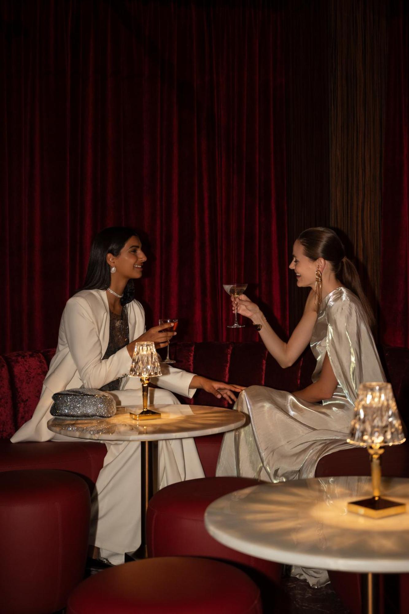 Delano Dubai At Bluewaters Hotel Ngoại thất bức ảnh The Bar